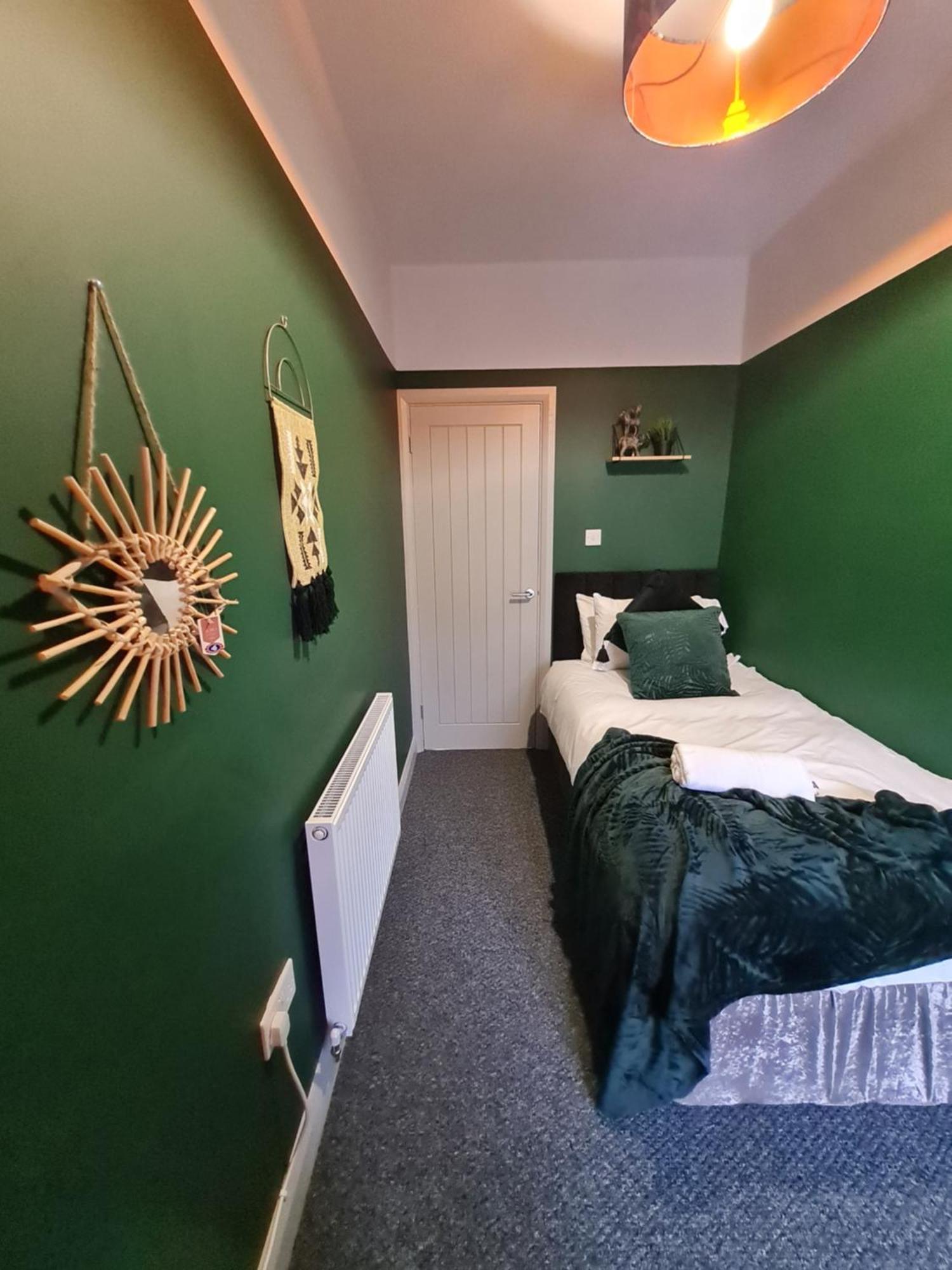 4 Bedroom Luxury House. Bike Park Wales. Secure Bike Store. Brecon Beacons Dowlais Exterior photo