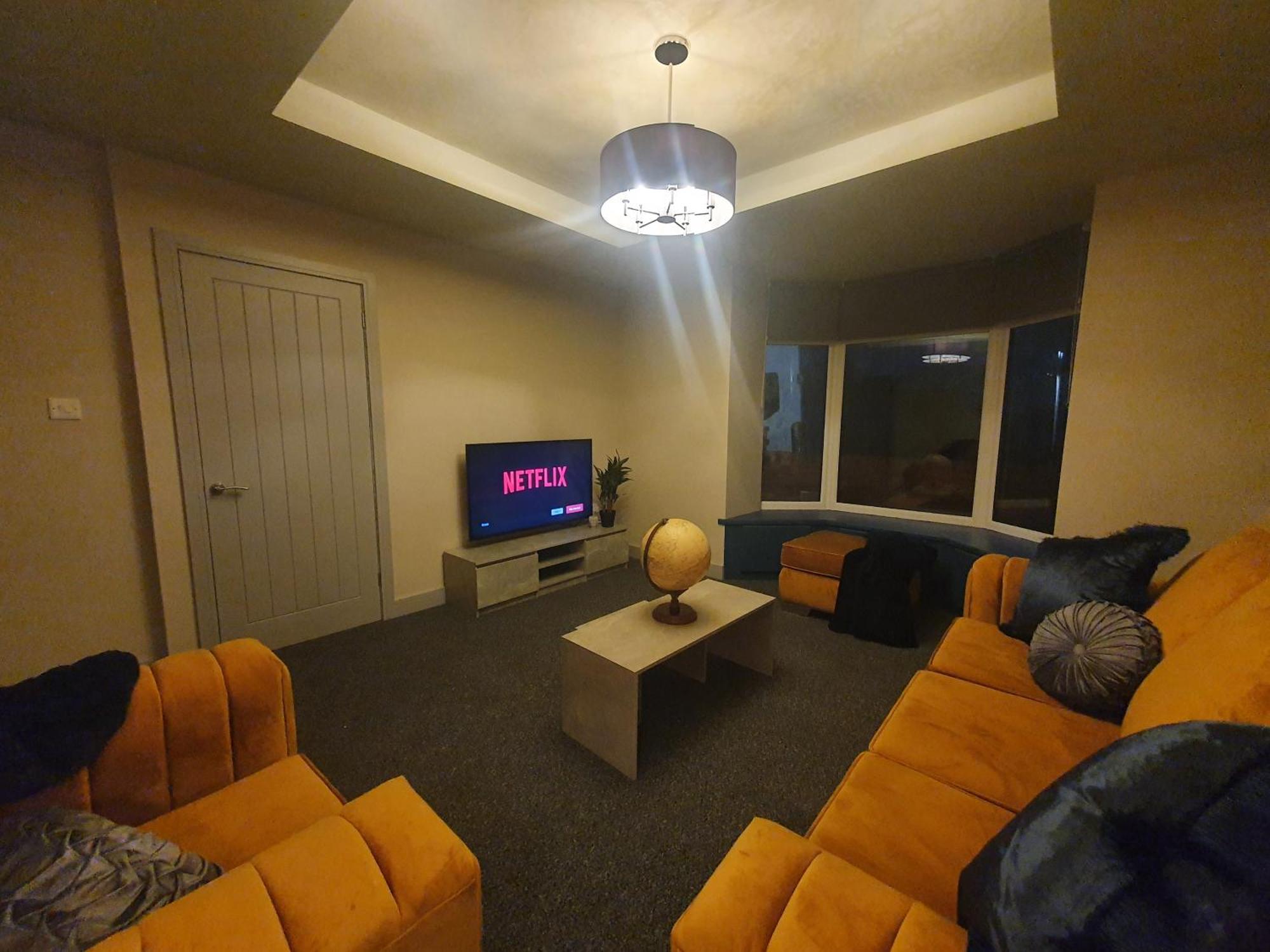 4 Bedroom Luxury House. Bike Park Wales. Secure Bike Store. Brecon Beacons Dowlais Exterior photo